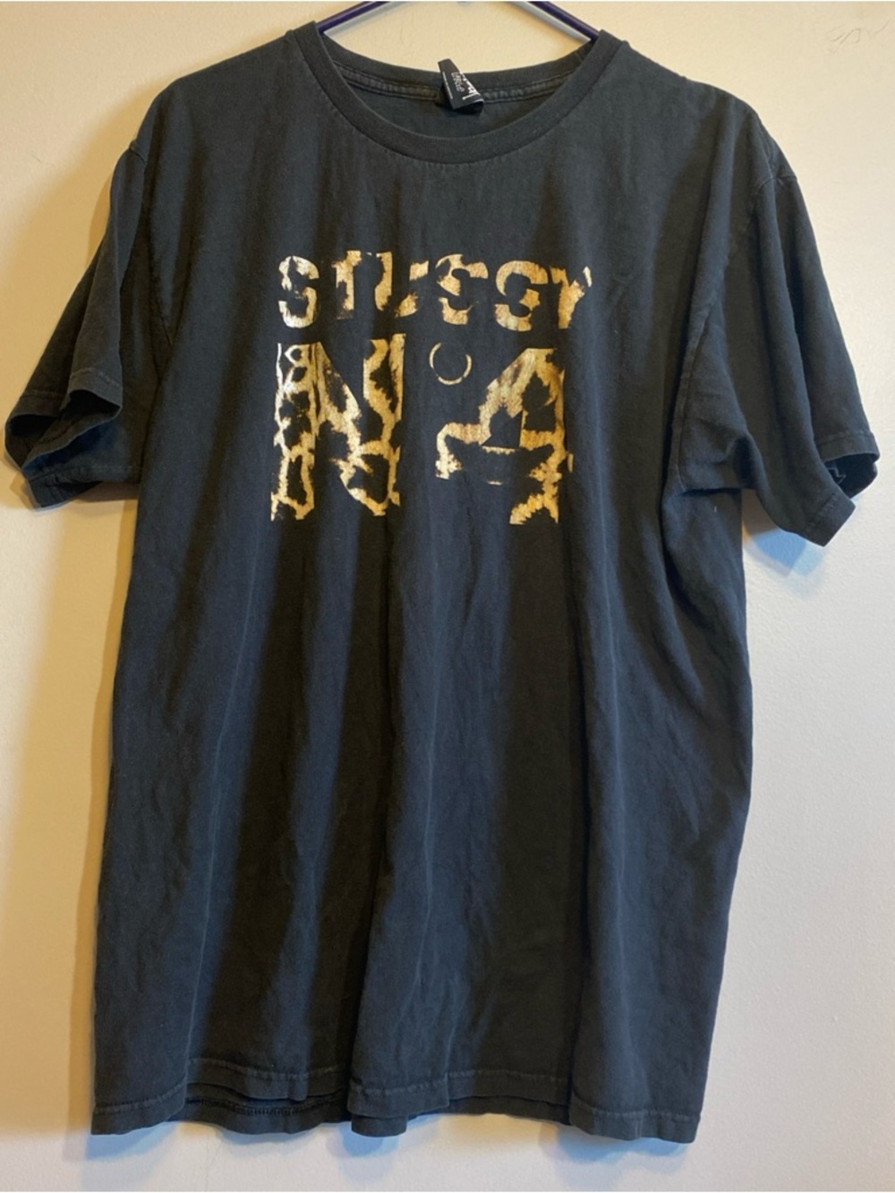 STUSSY N 4 Menβs Large Black Tee Large Cheetah Graphic Print T-shirt 100% Cotton